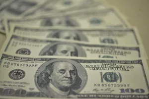 Dólar fecha a quarta-feira a R$ 5,42, no maior valor desde o fim de janeiro