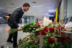 Presidente da Ucrânia pede justiça e indenizações por abate de avião