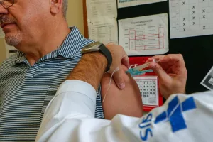 Divulgada lista de farmácias que vão fazer vacina da gripe em Porto Alegre