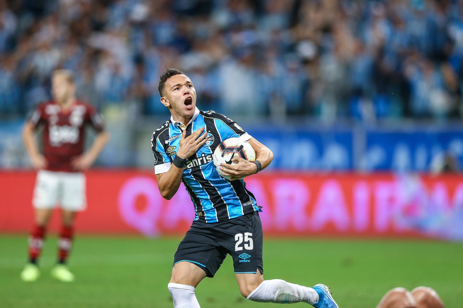 Pepê vai ficar até a metade do ano no Grêmio. Foto: Lucas Uebel/Grêmio