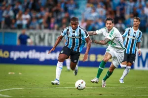 Grêmio perde para Chapecoense e Denis Abrahão diz que sinal de alerta está aceso