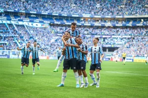Com a Arena lotada, Grêmio vence a Ponte Preta
