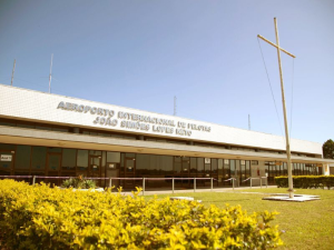 Fachada do aeroporto internacional de Pelotas