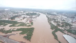 Governo do RS e UFRGS fecham parceria para criar ações de enfrentamento de enchentes