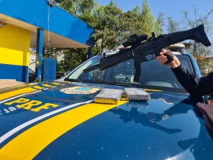 Traficante é preso com fuzil e cocaína em Flores da Cunha